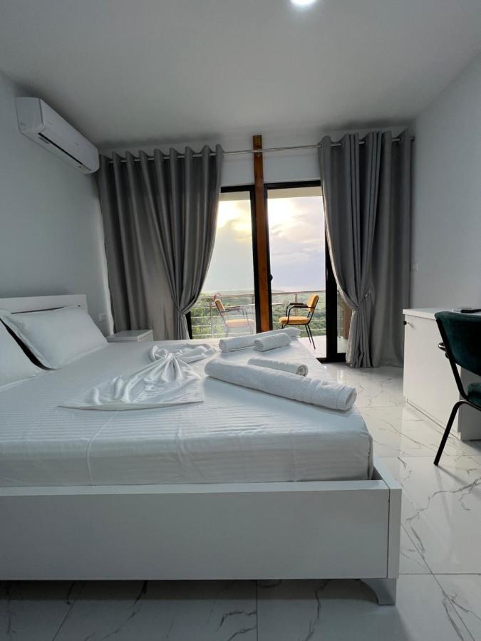 Restorant Hotel Xheni Shetaj Exterior photo