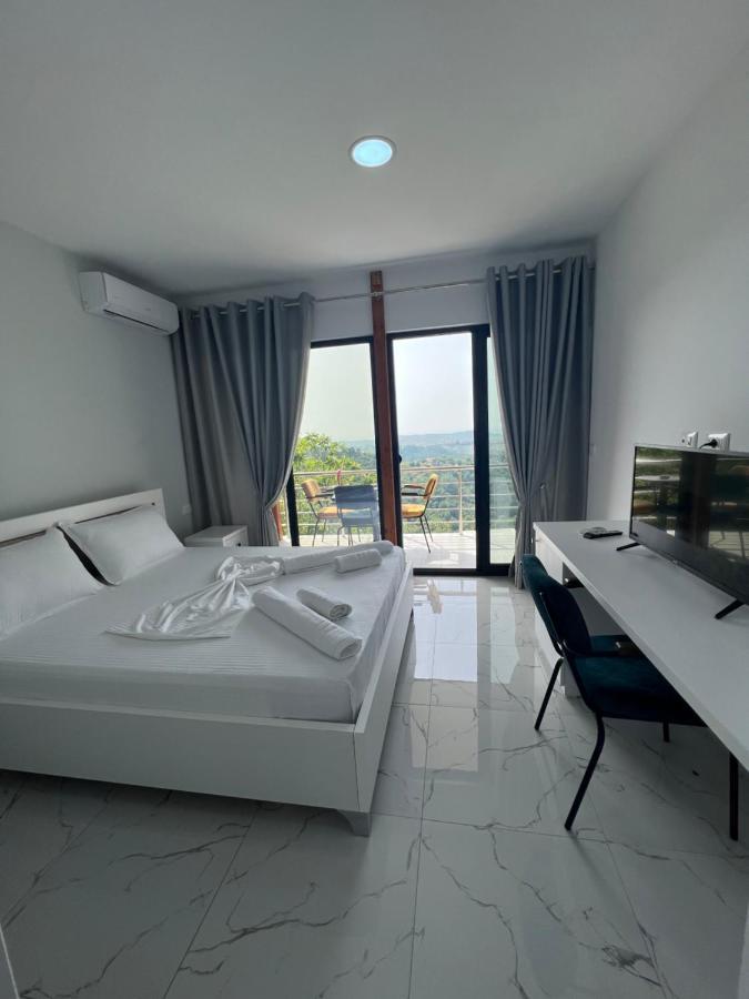 Restorant Hotel Xheni Shetaj Exterior photo