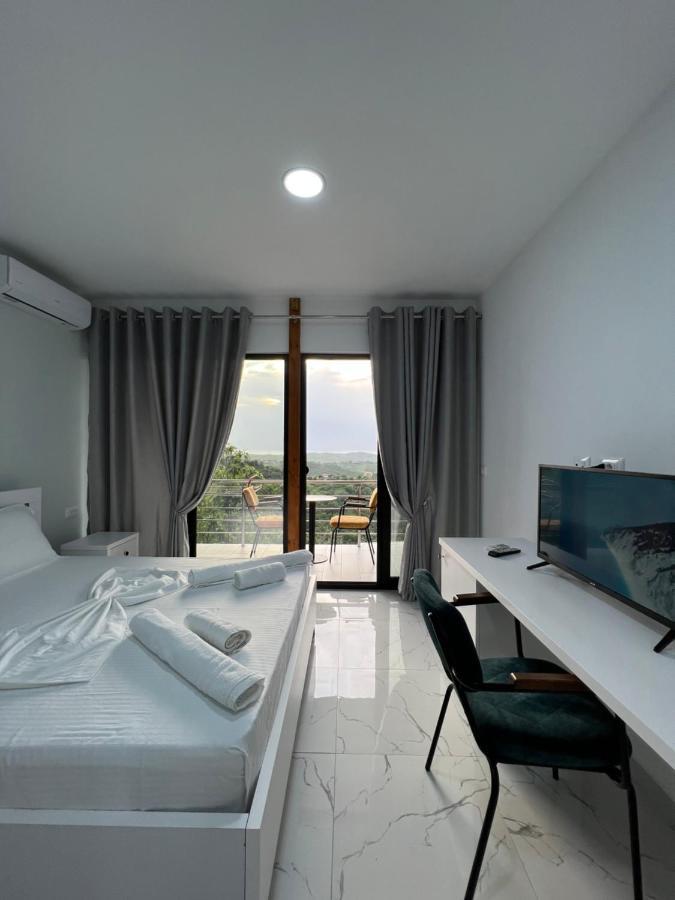 Restorant Hotel Xheni Shetaj Exterior photo