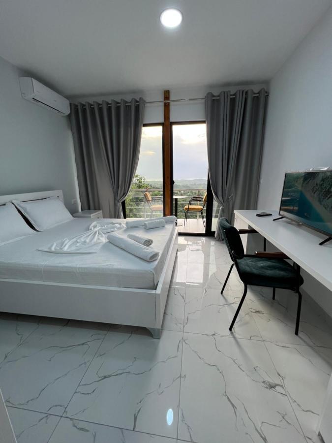 Restorant Hotel Xheni Shetaj Exterior photo